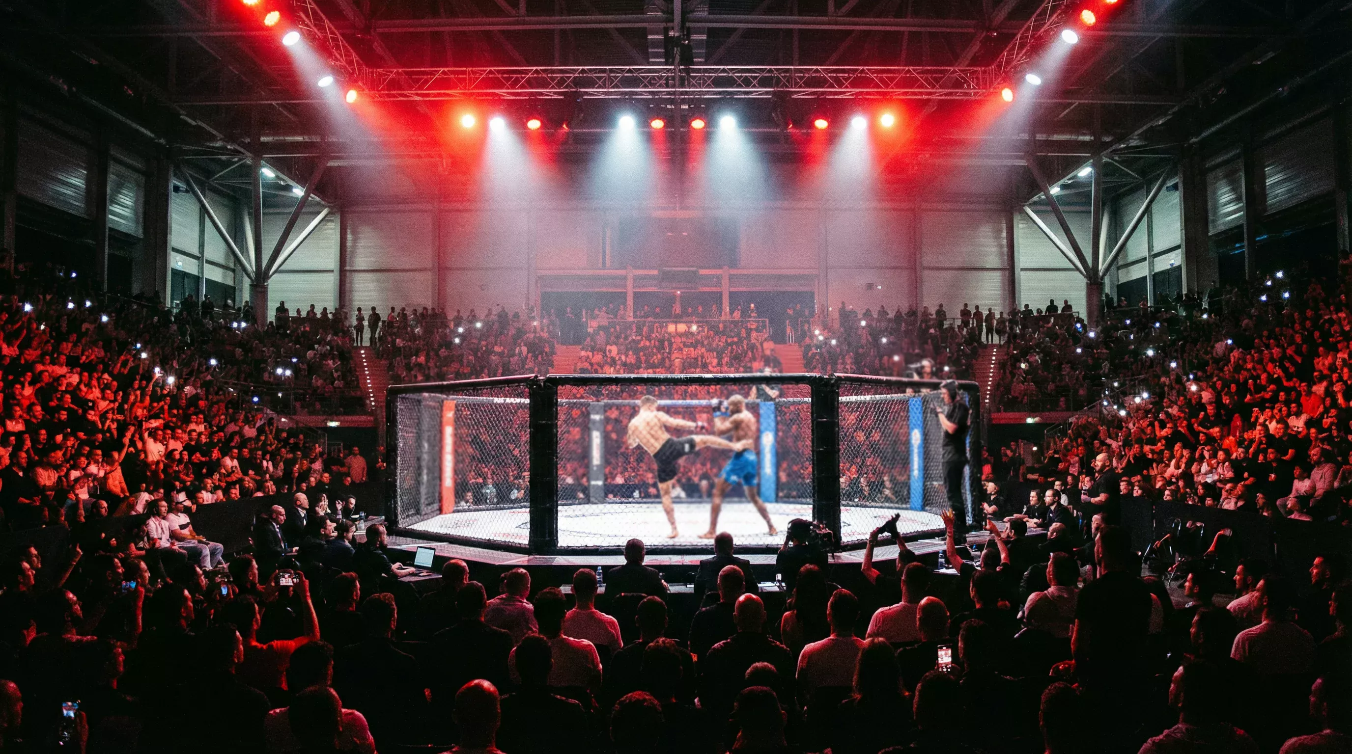 Événement ARES Fighting Championship dans une arène française avec public